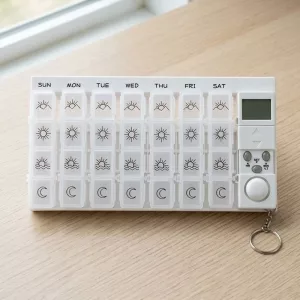 pill box with timer, pill box with alarm, pill dispenser with timer, medication box with timer